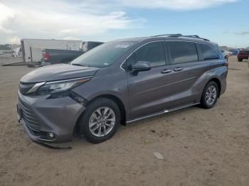  Salvage Toyota Sienna