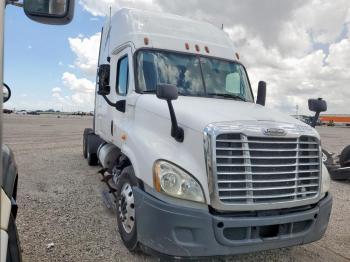  Salvage Freightliner Cascadia 1