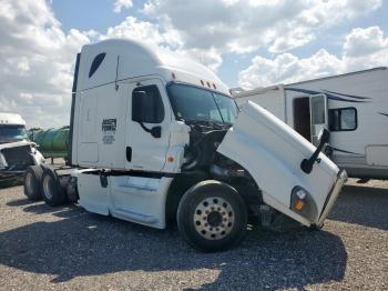  Salvage Freightliner Cascadia 1