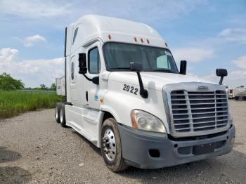  Salvage Freightliner Cascadia