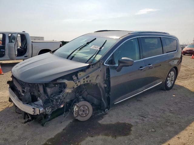 Salvage Chrysler Pacifica