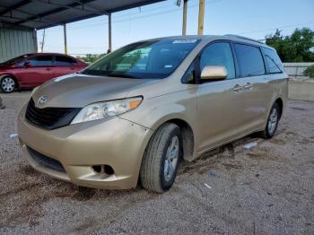  Salvage Toyota Sienna