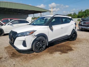  Salvage Nissan Kicks