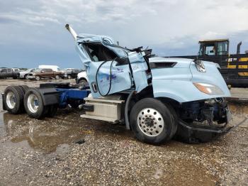  Salvage Freightliner Cascadia 1