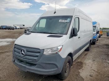  Salvage Mercedes-Benz Sprinter