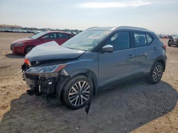  Salvage Nissan Kicks