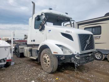  Salvage Volvo Vnr