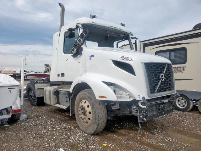  Salvage Volvo Vnr