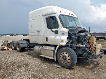  Salvage Freightliner Cascadia 1
