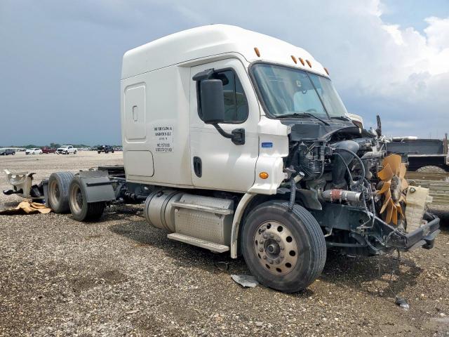  Salvage Freightliner Cascadia 1