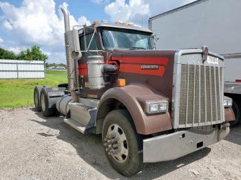  Salvage Kenworth W900