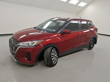 Salvage Nissan Kicks