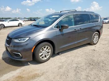  Salvage Chrysler Pacifica