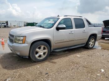  Salvage Chevrolet Avalanche