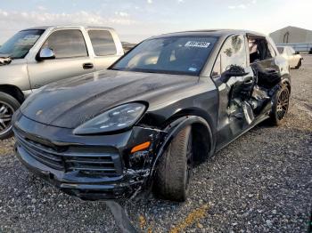  Salvage Porsche Cayenne