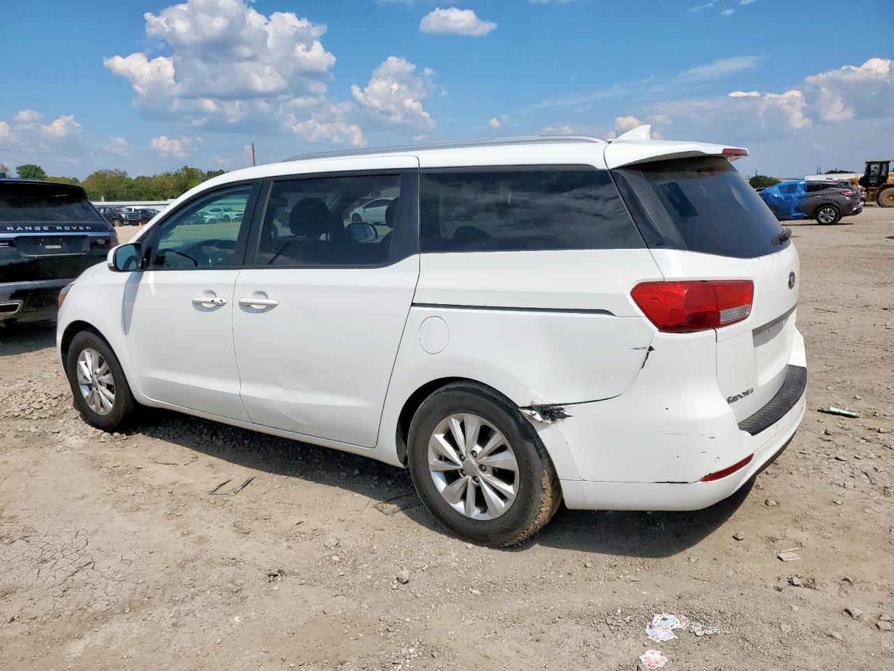Kia Sedona Lx Image 5