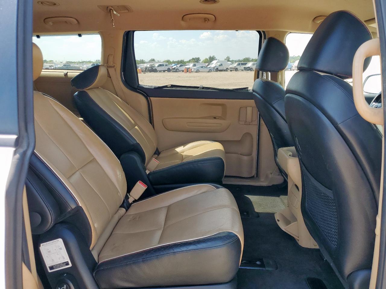 Kia Sedona Lx Image 13