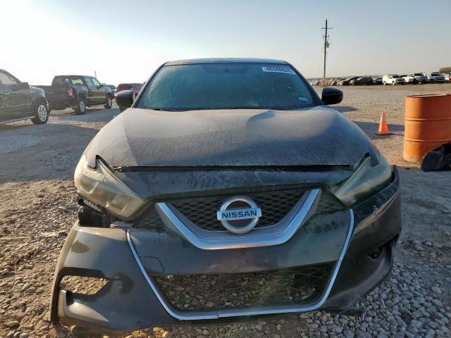 Nissan Maxima 3.5s Image 12