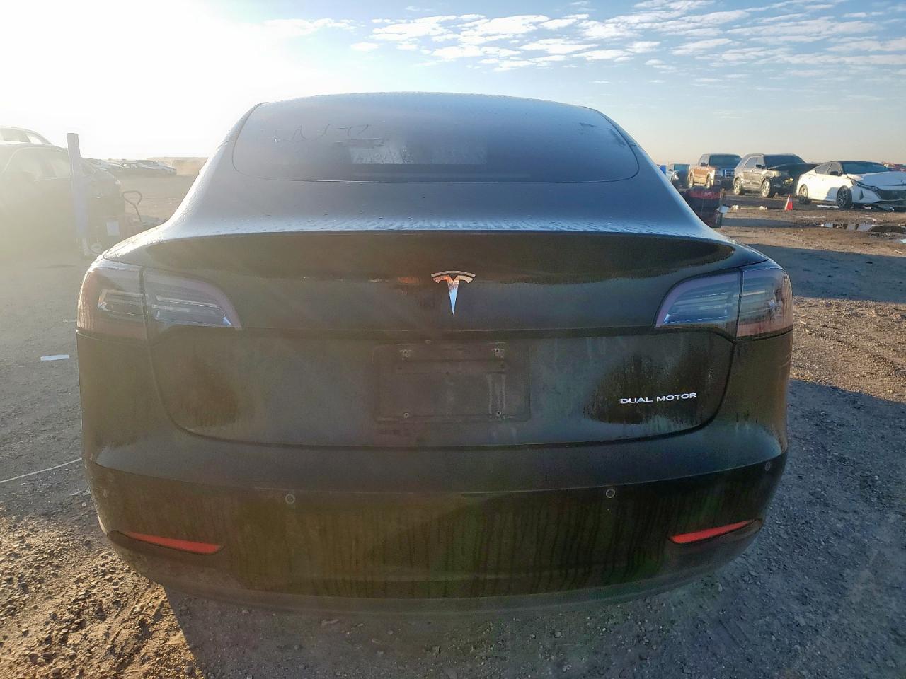 Tesla Model 3 Image 11