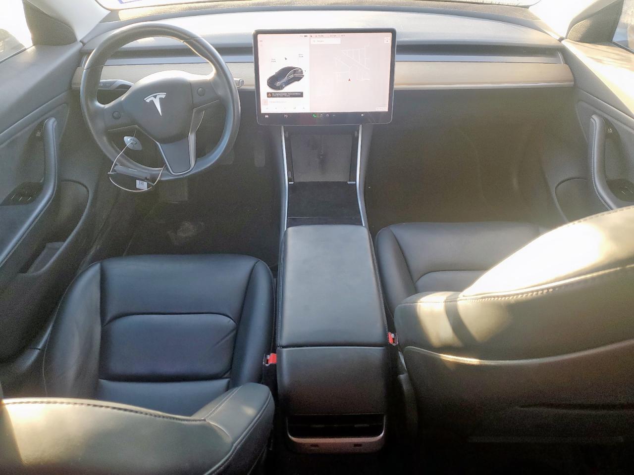 Tesla Model 3 Image 7