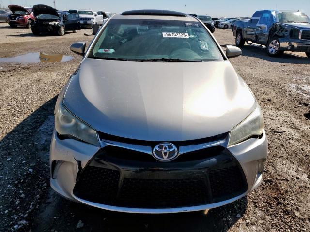 Toyota Camry Le Image 12