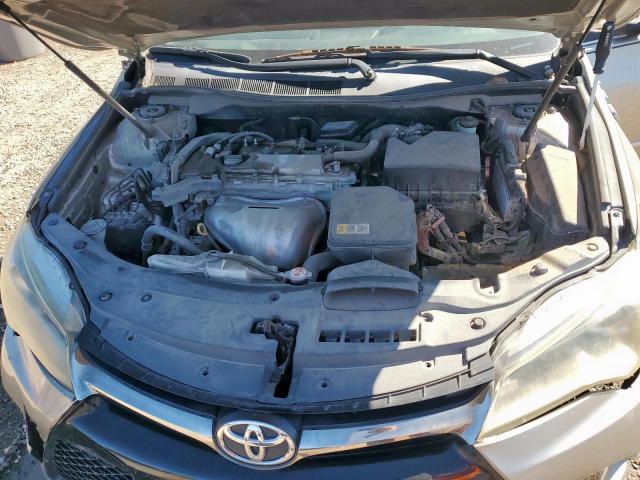 Toyota Camry Le Image 6