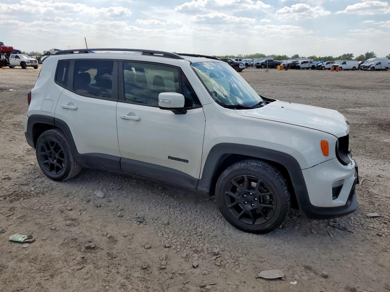 Jeep Renegade Latitude Image 2