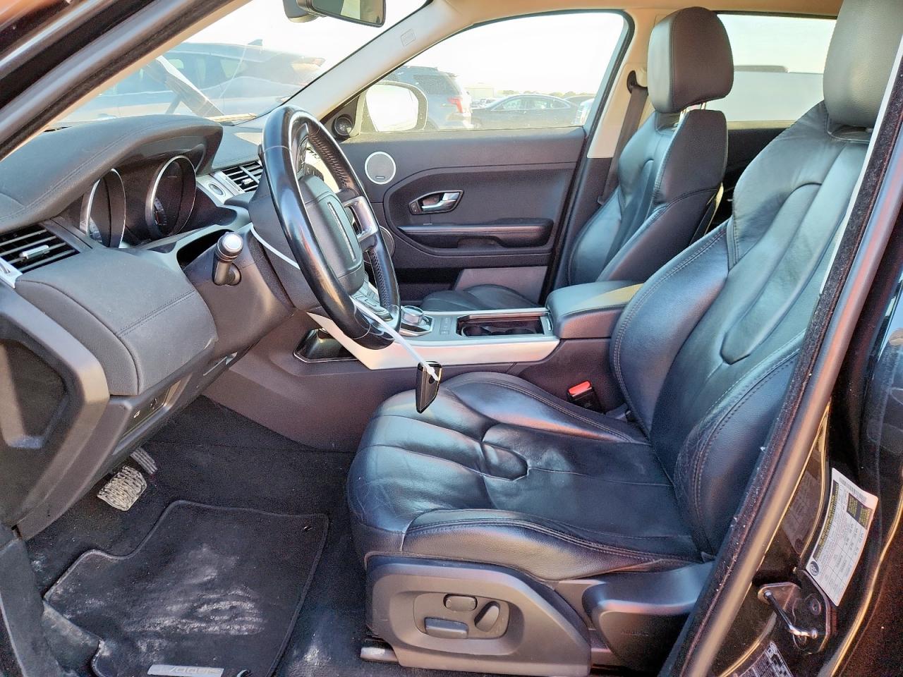 Land Rover Range Rover Pure Premium Image 7