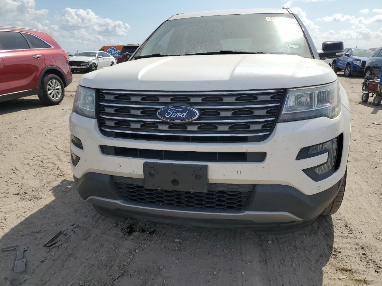 Ford Explorer Xlt Image 10