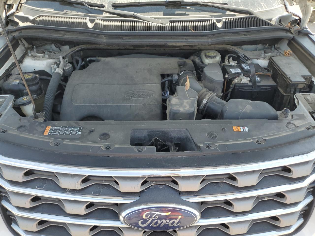 Ford Explorer Xlt Image 2