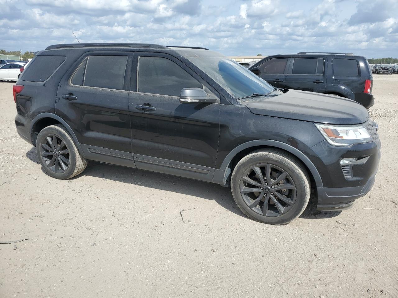 Ford Explorer Xlt Image 10