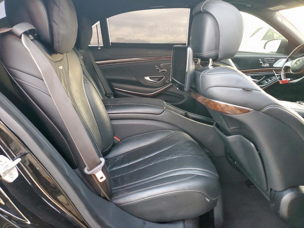 Mercedes-Benz S-Class S600 Image 6