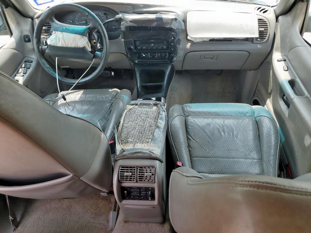 Ford Explorer Image 4