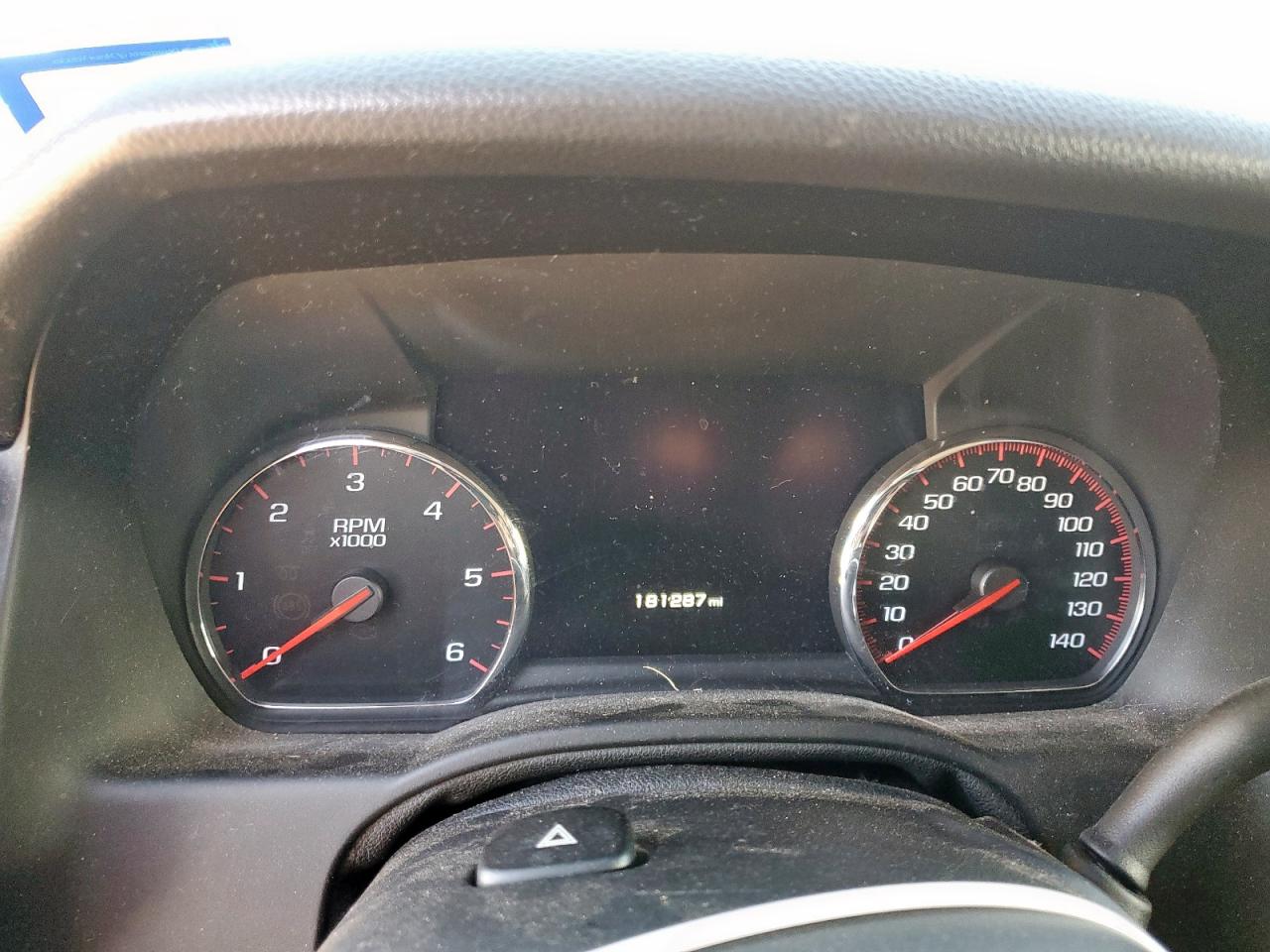 GMC Yukon Denali Image 8