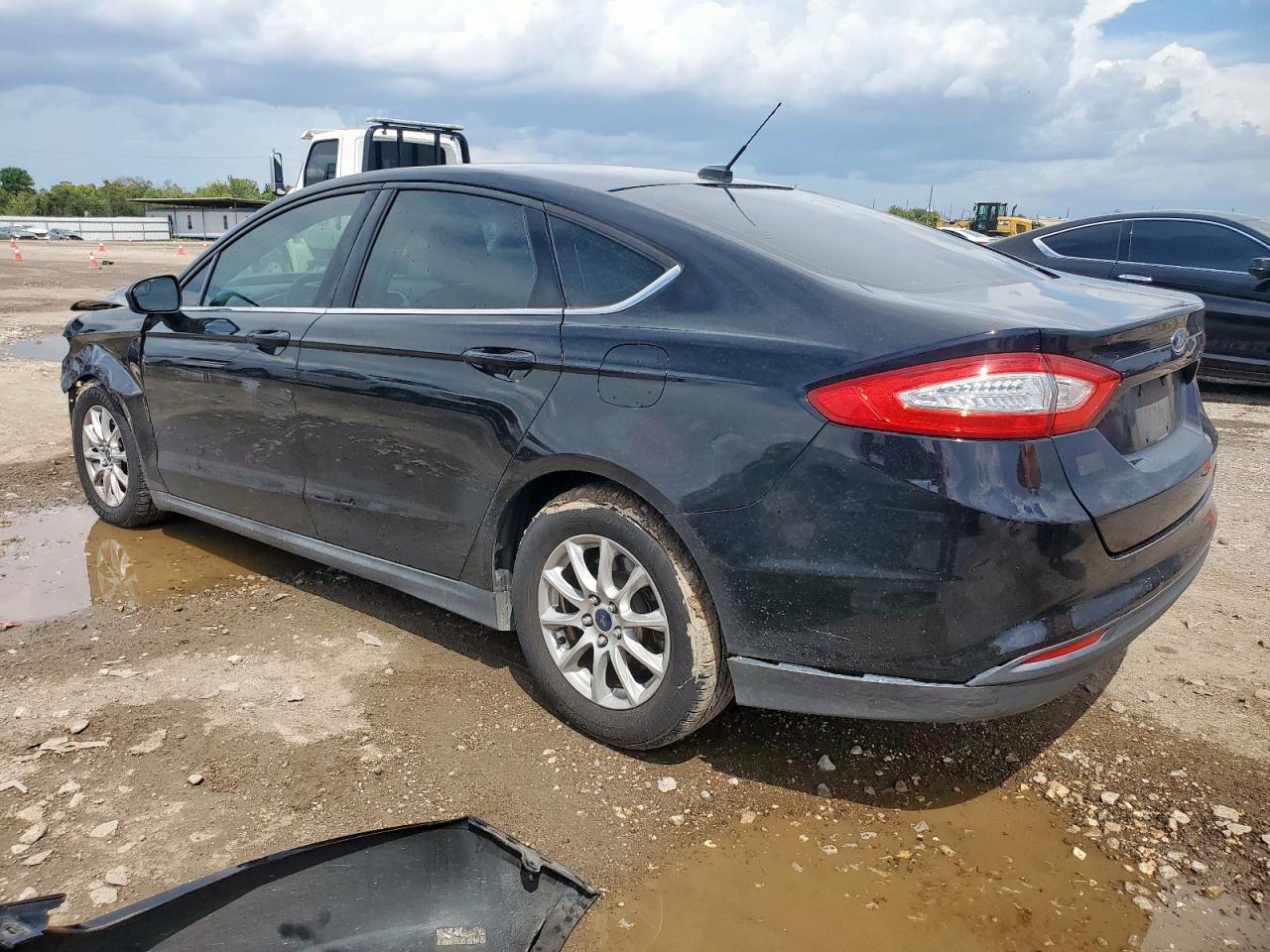Ford Fusion S Image 8
