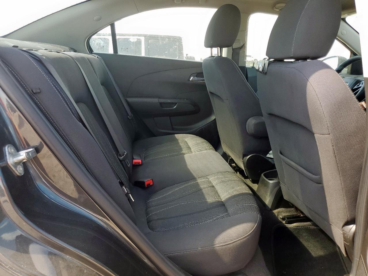 Chevrolet Sonic Lt Image 8