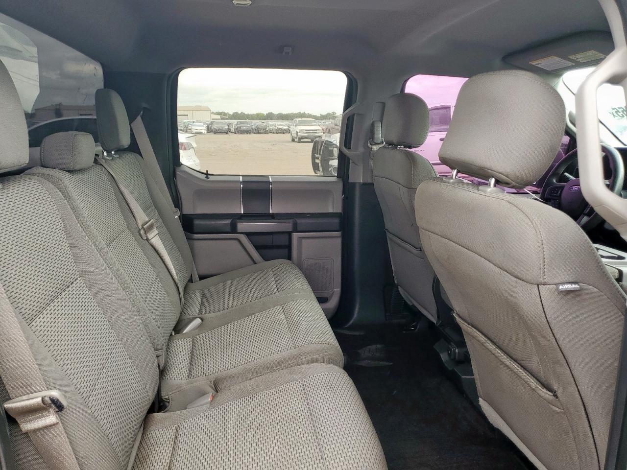 Ford F-150 Supercrew Image 6