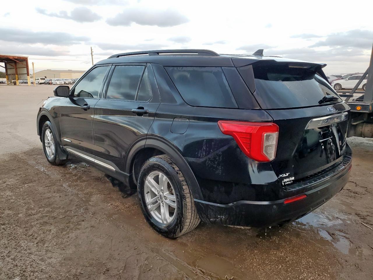 Ford Explorer Xlt Image 3