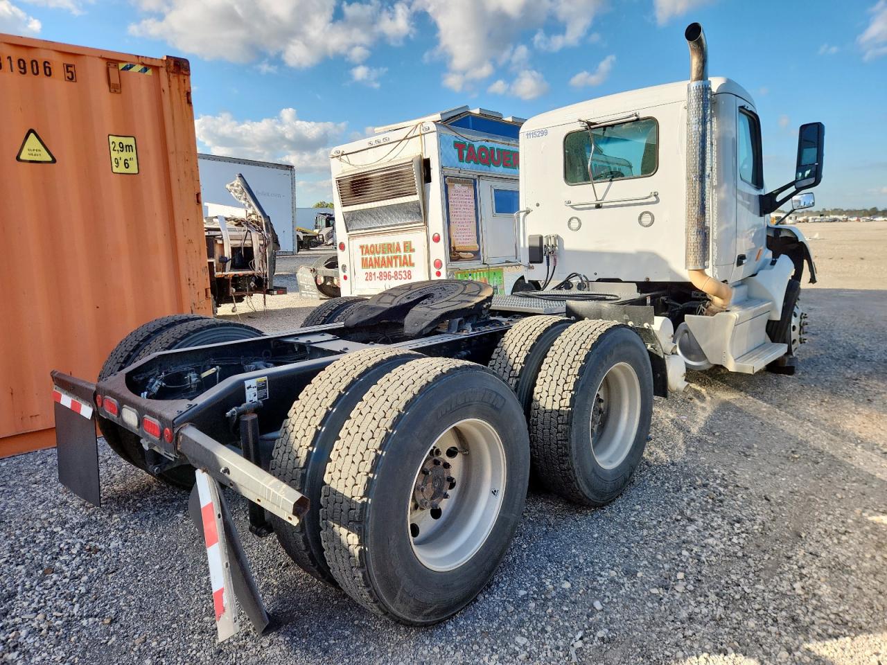 Peterbilt Tractor 579 Image 4