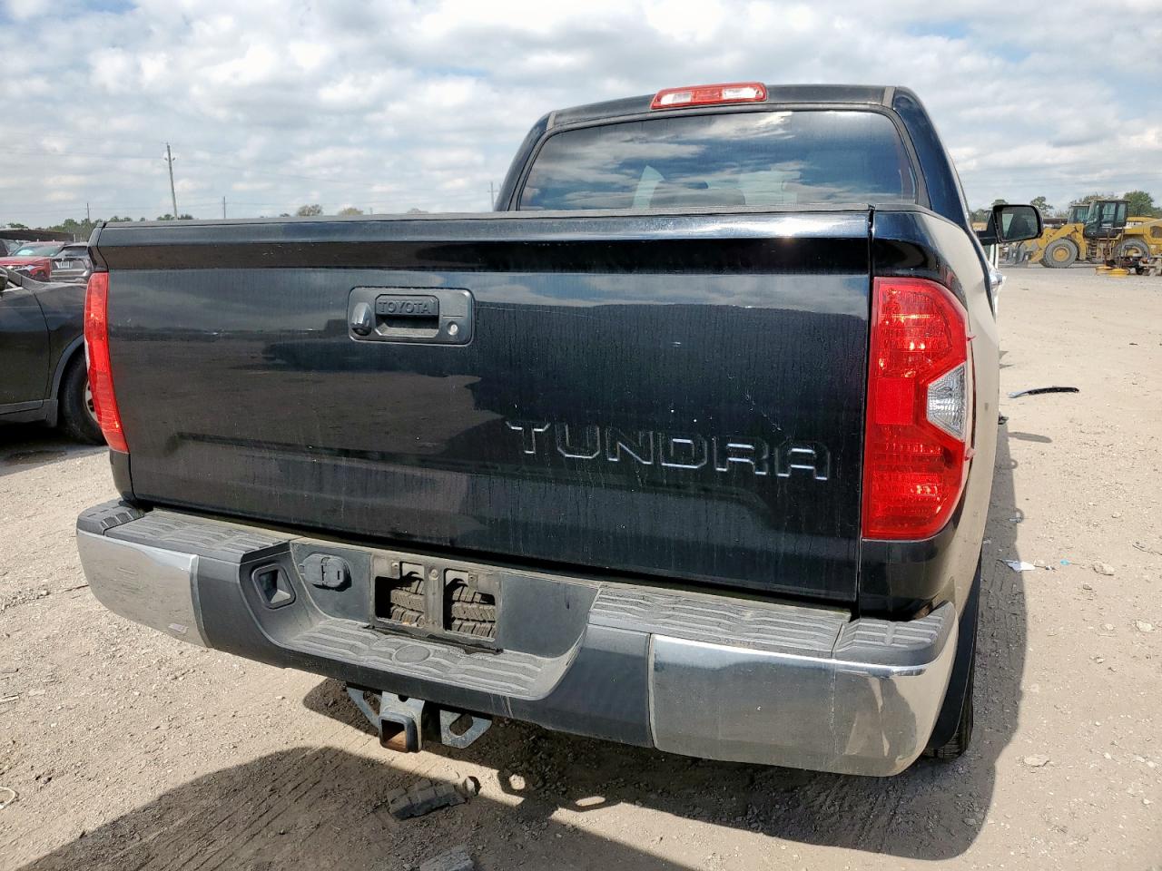 Toyota Tundra Crewmax Limited Image 5