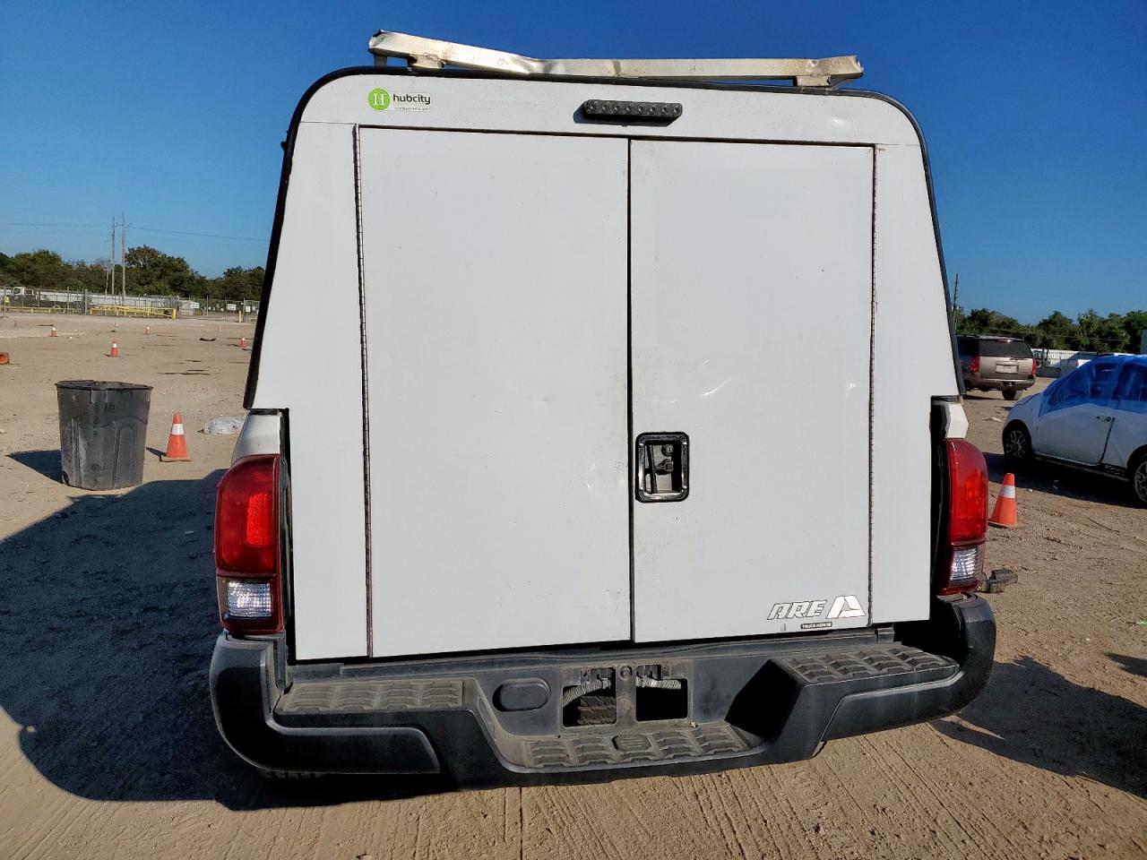 Toyota Tacoma Access Cab Image 6