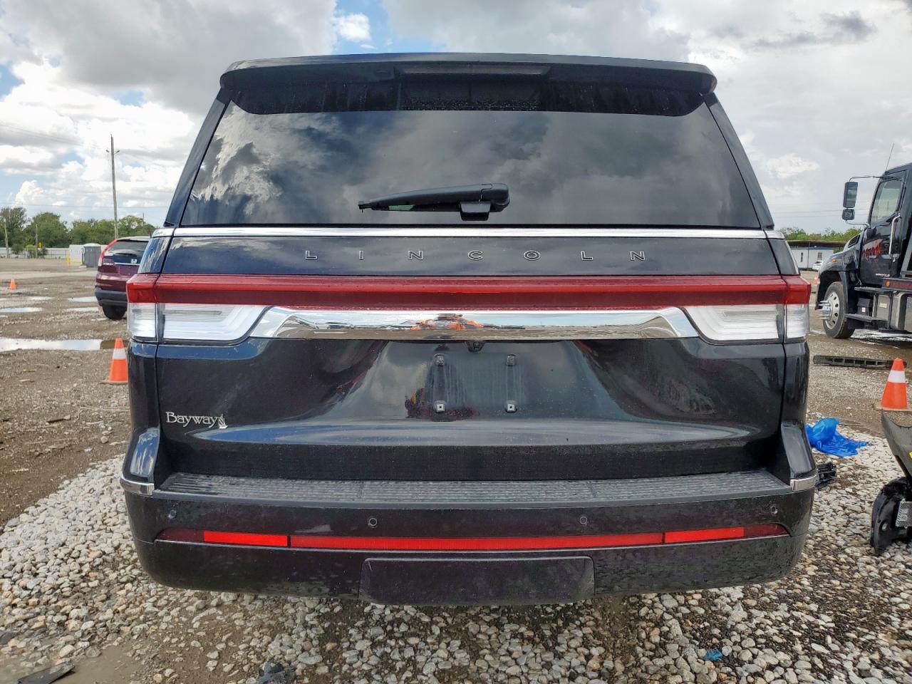 Lincoln Navigator L Black Label Image 4