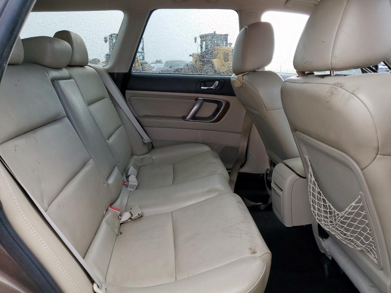 Subaru Outback 2.5i Limited Image 8