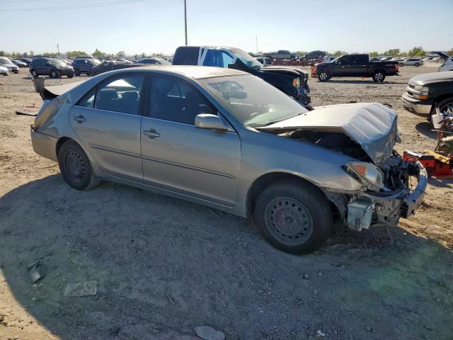 Toyota Camry Le Image 13