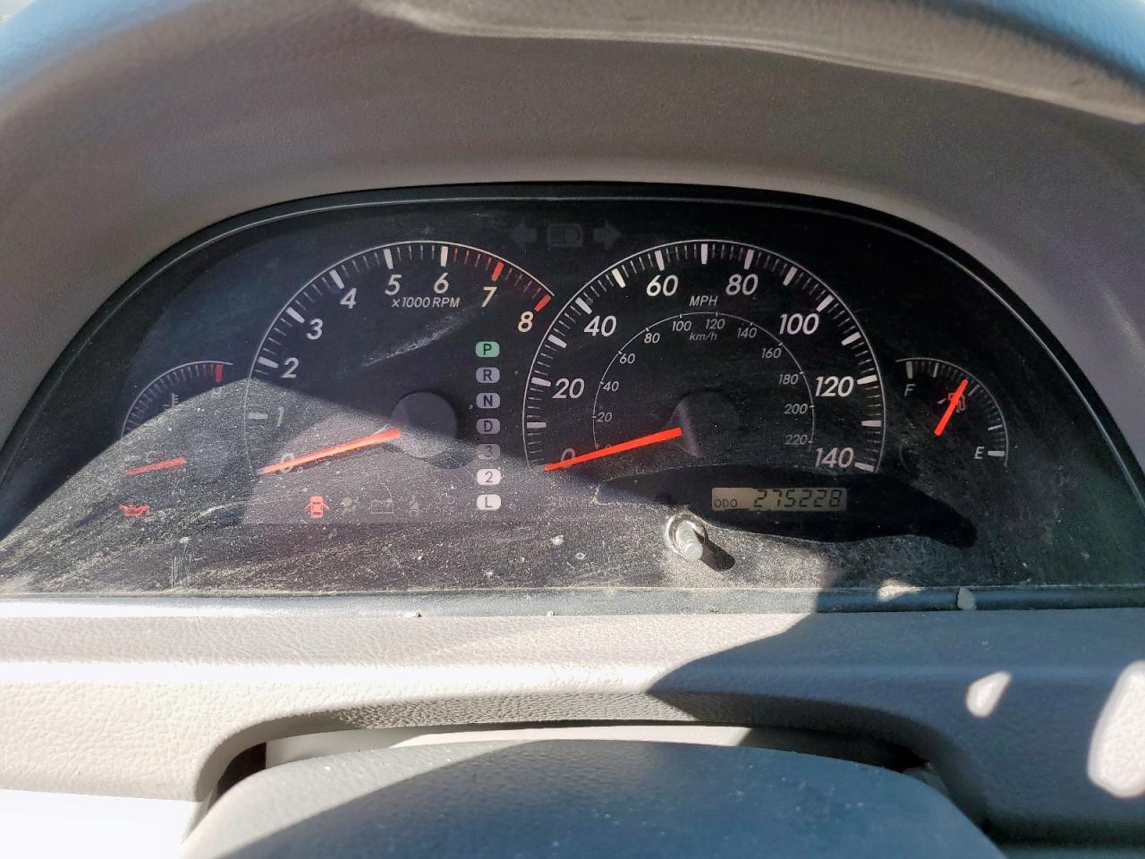 Toyota Camry Le Image 8