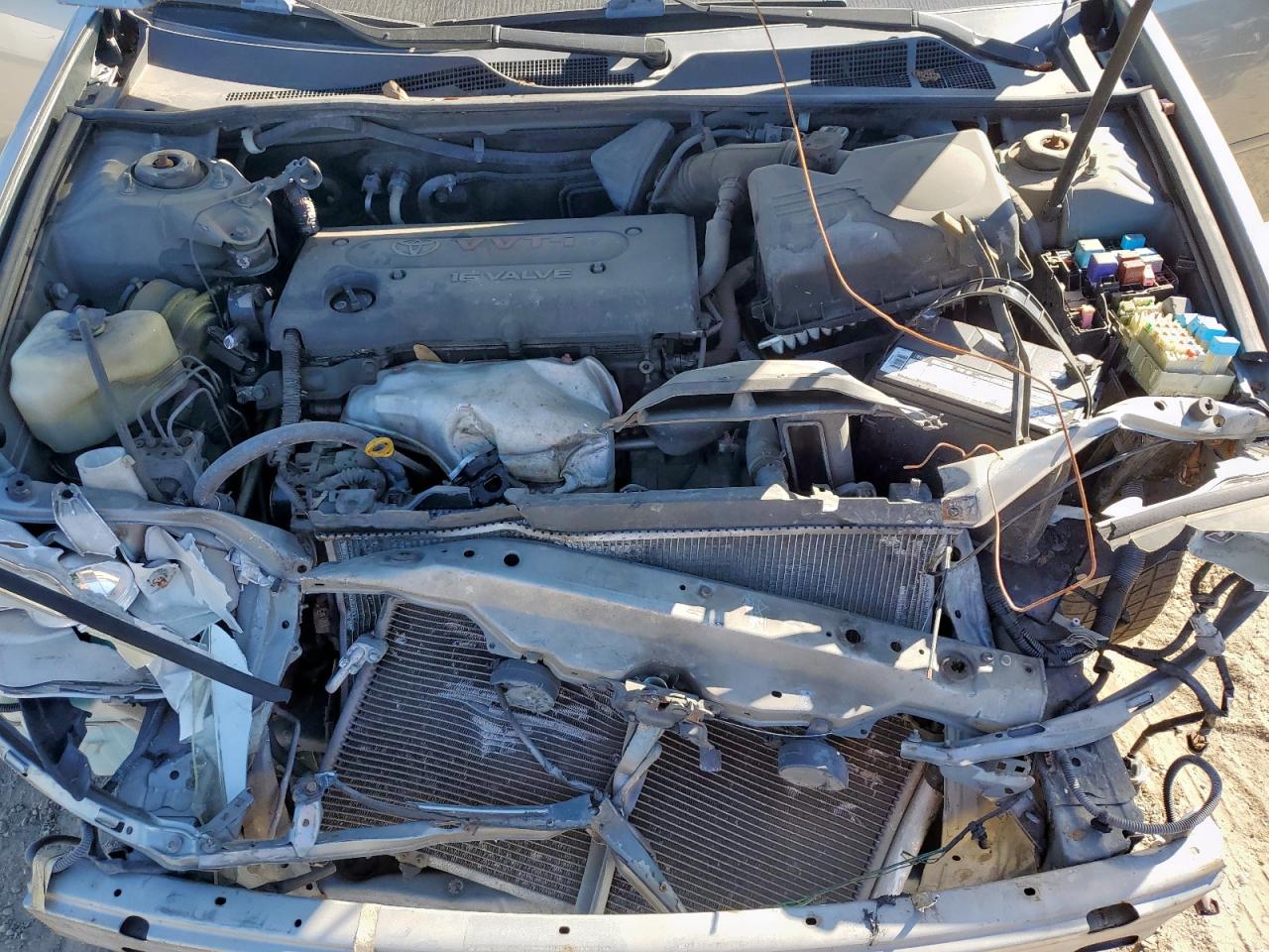 Toyota Camry Le Image 11