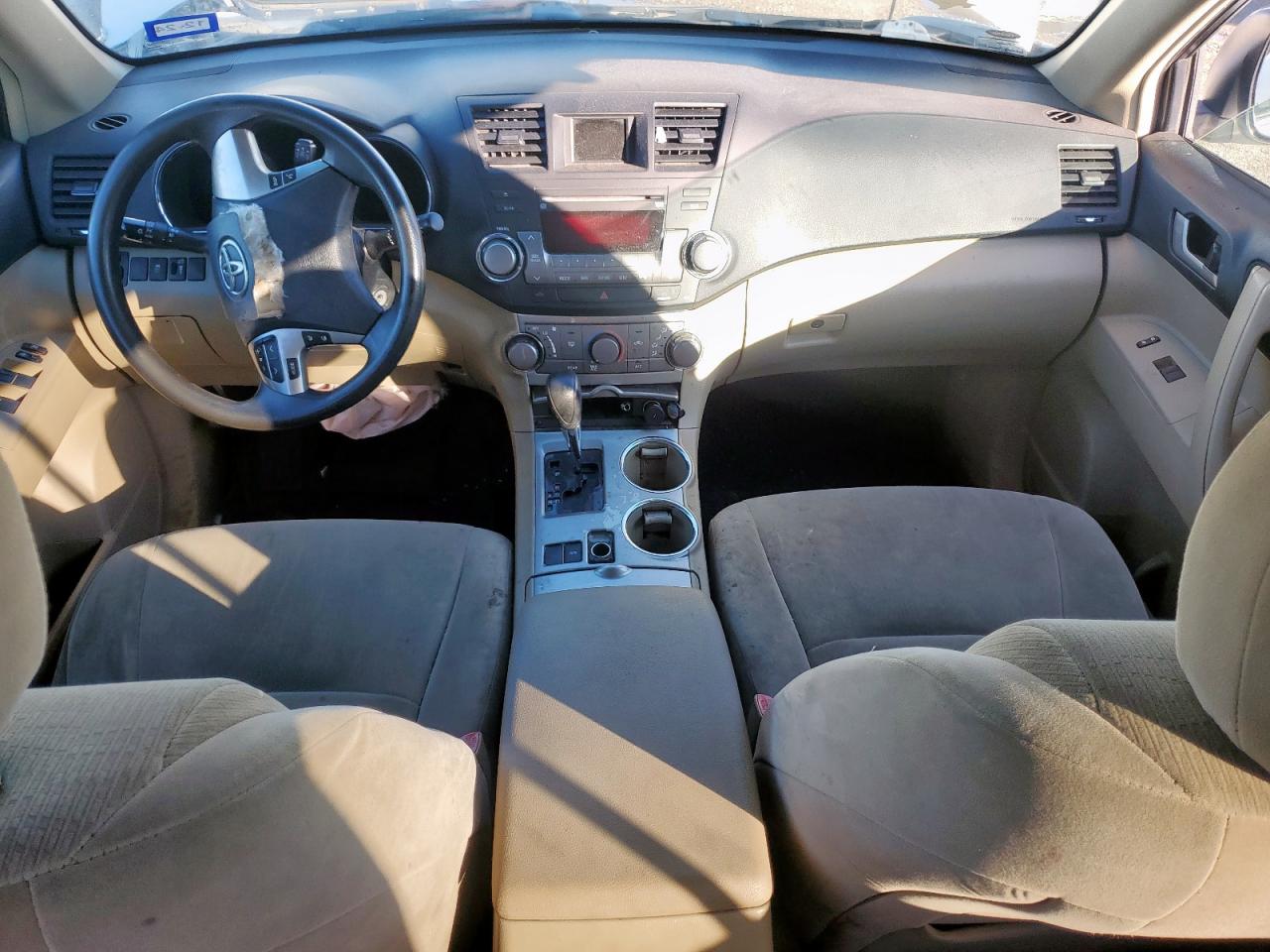Toyota Highlander Base Image 10