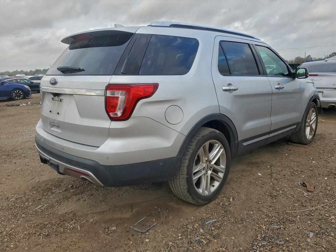 Ford Explorer Limited Image 2