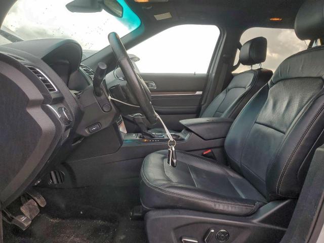 Ford Explorer Limited Image 4