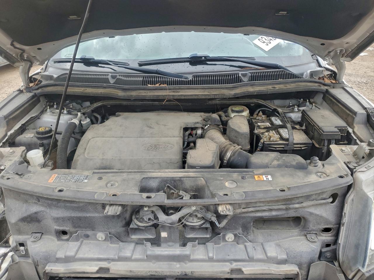 Ford Explorer Limited Image 8